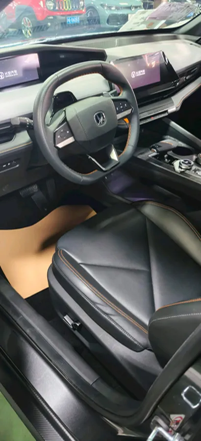 2022 ChangAn UNI-V 1.5T 188HP L4 7DCT,autocango,china used car exporter,china ev exporter,chinese used car exporter,chinese used ev exporter