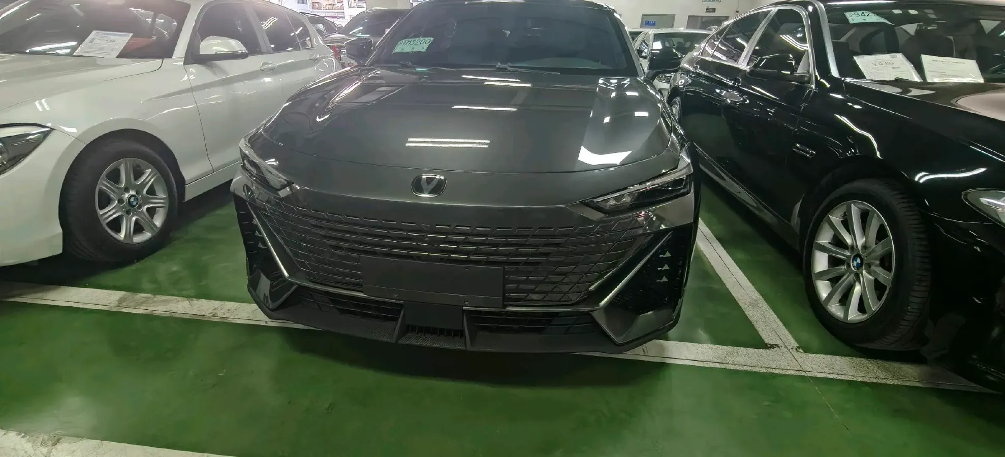 2022 ChangAn UNI-V 1.5T 188HP L4 7DCT,autocango,china used car exporter,china ev exporter,chinese used car exporter,chinese used ev exporter