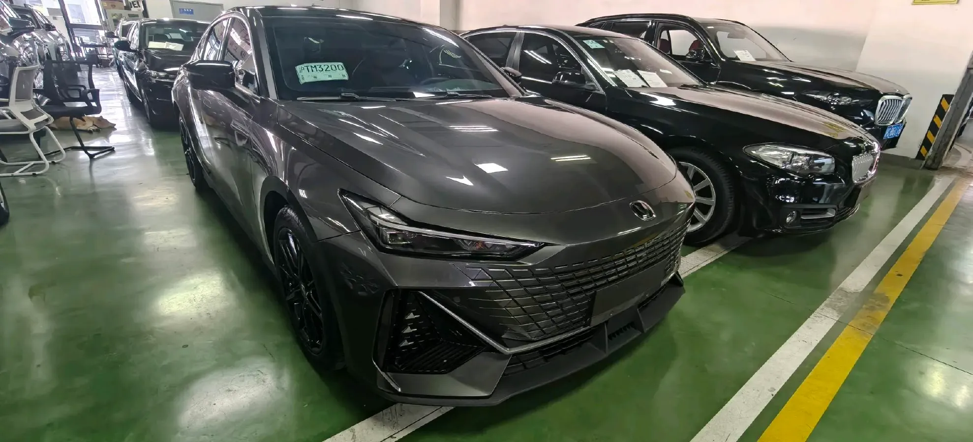 2022 ChangAn UNI-V 1.5T 188HP L4 7DCT,autocango,china used car exporter,china ev exporter,chinese used car exporter,chinese used ev exporter