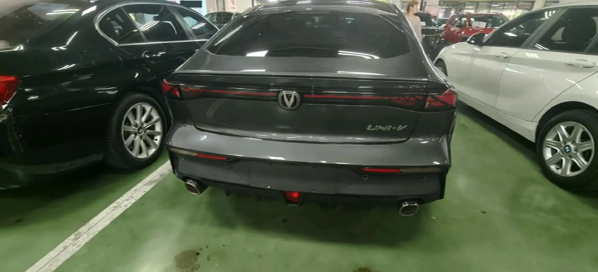 2022 ChangAn UNI-V 1.5T 188HP L4 7DCT,autocango,china used car exporter,china ev exporter,chinese used car exporter,chinese used ev exporter