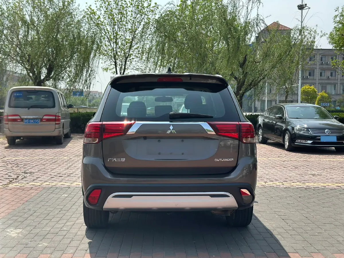 2019 Mitsubishi Outlander 2.0L 166HP L4 CVT,autocango,china used car exporter,china ev exporter,chinese used car exporter,chinese used ev exporter