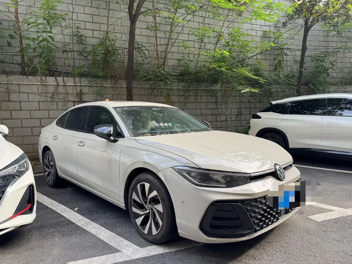 2025 Volkswagen Passat 2.0T 220HP L4 7DCT,autocango,china used car exporter,china ev exporter,chinese used car exporter,chinese used ev exporter