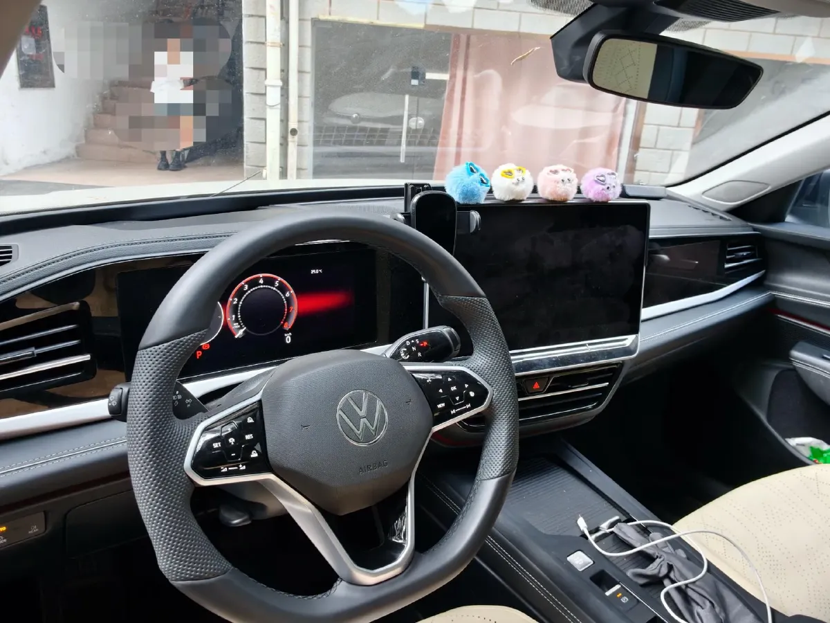 2025 Volkswagen Passat 2.0T 220HP L4 7DCT,autocango,china used car exporter,china ev exporter,chinese used car exporter,chinese used ev exporter