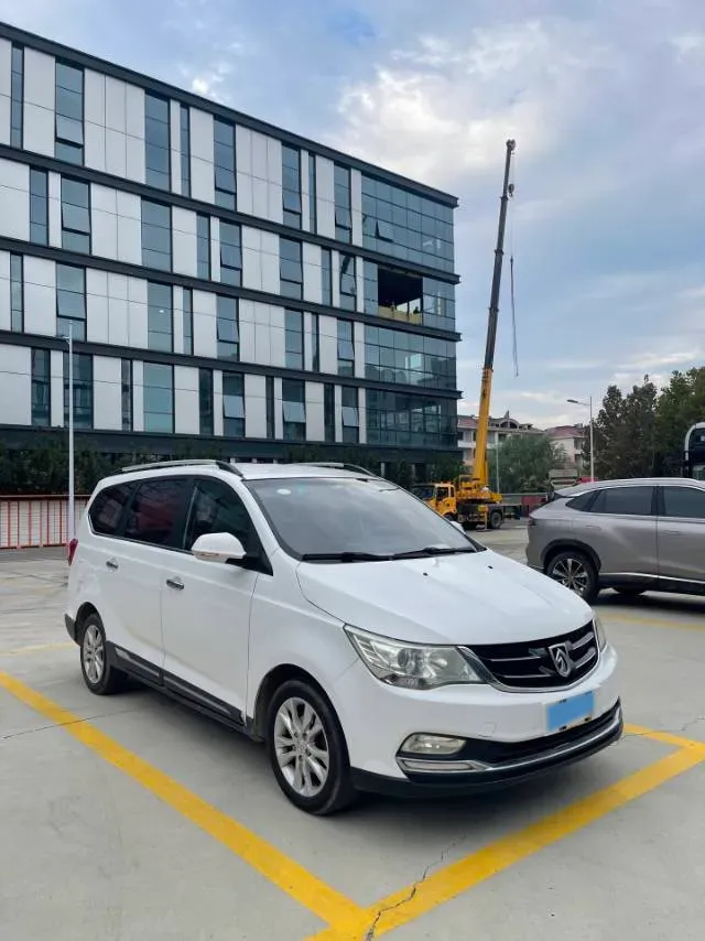 2016 BaoJun 730 1.5L 112HP L4 5MT,autocango,china used car exporter,china ev exporter,chinese used car exporter,chinese used ev exporter