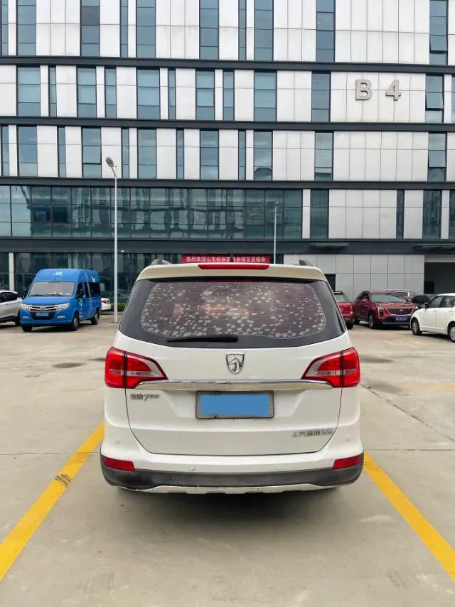 2016 BaoJun 730 1.5L 112HP L4 5MT,autocango,china used car exporter,china ev exporter,chinese used car exporter,chinese used ev exporter