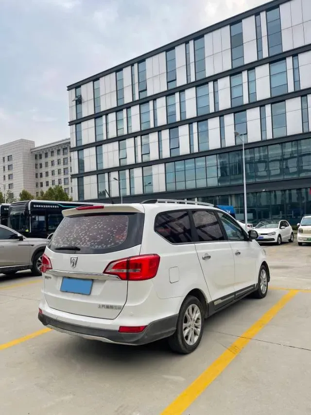 2016 BaoJun 730 1.5L 112HP L4 5MT,autocango,china used car exporter,china ev exporter,chinese used car exporter,chinese used ev exporter
