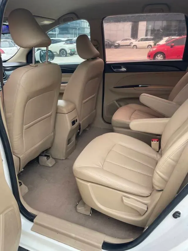 2016 BaoJun 730 1.5L 112HP L4 5MT,autocango,china used car exporter,china ev exporter,chinese used car exporter,chinese used ev exporter