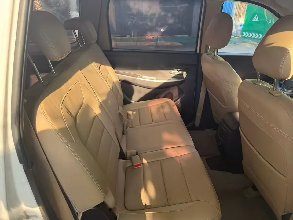 2021 WuLing HongGuang 1.5L 99HP L4 6MT,autocango,china used car exporter,china ev exporter,chinese used car exporter,chinese used ev exporter