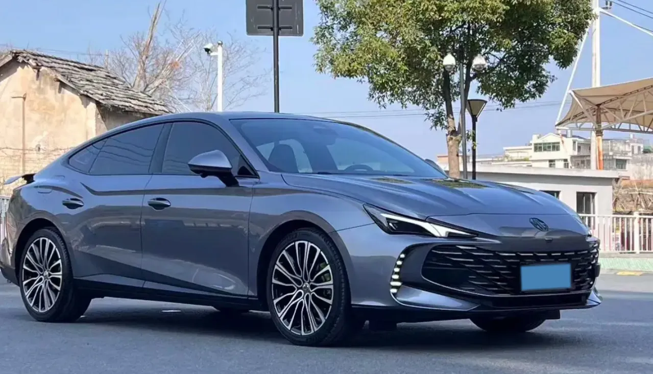 2023 MG 7 2.0T 261HP L4 9AT,autocango,china used car exporter,china ev exporter,chinese used car exporter,chinese used ev exporter
