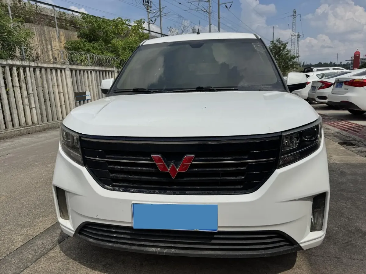 2019 WuLing HongGuang Plus 1.5T 147HP L4 6MT,autocango,china used car exporter,china ev exporter,chinese used car exporter,chinese used ev exporter