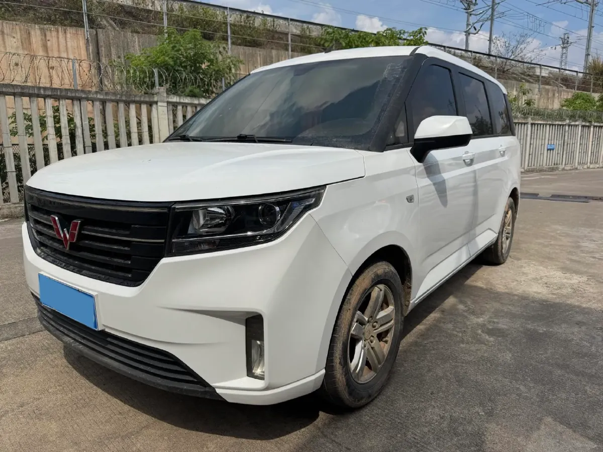 2019 WuLing HongGuang Plus 1.5T 147HP L4 6MT,autocango,china used car exporter,china ev exporter,chinese used car exporter,chinese used ev exporter