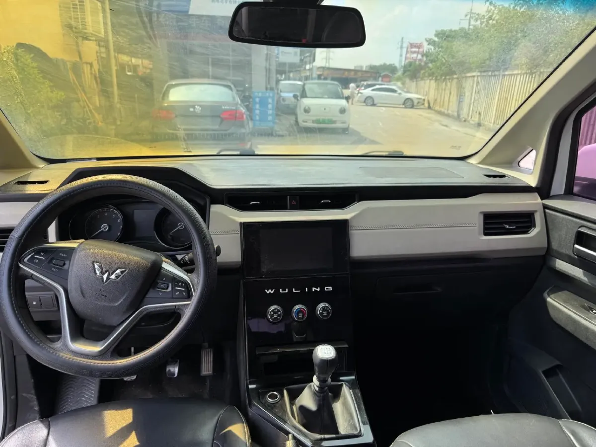 2019 WuLing HongGuang Plus 1.5T 147HP L4 6MT,autocango,china used car exporter,china ev exporter,chinese used car exporter,chinese used ev exporter