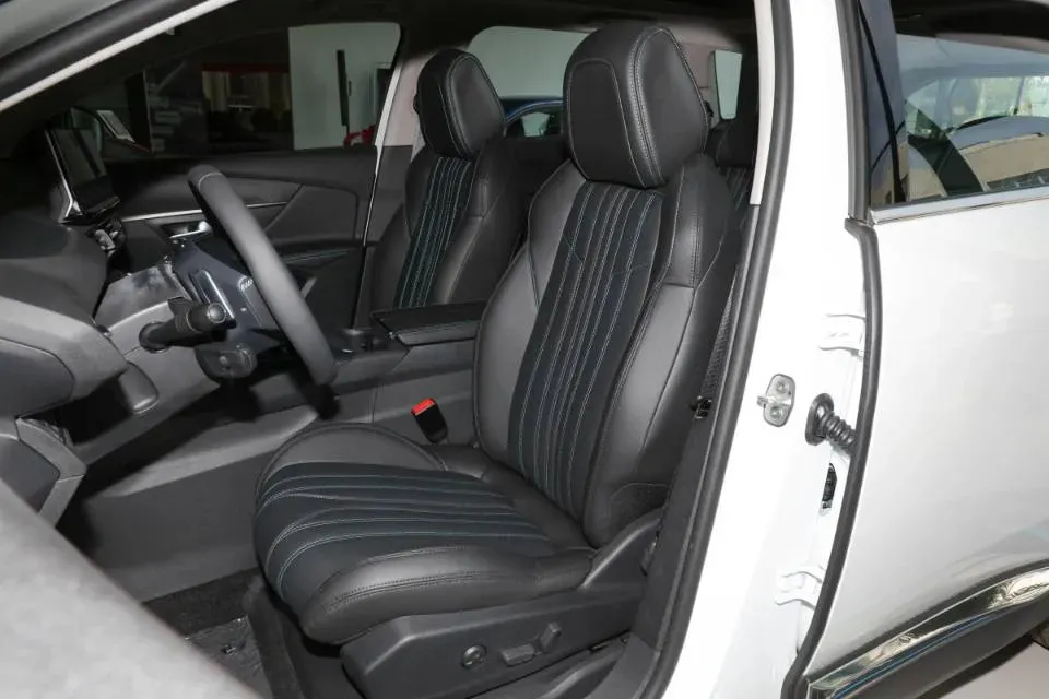2021 Peugeot 5008 1.8T 211HP L4 8AT,autocango,china used car exporter,china ev exporter,chinese used car exporter,chinese used ev exporter