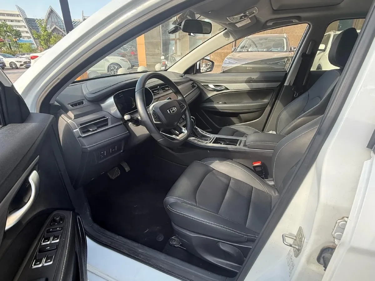2021 BaoJun 530 1.5T 147HP L4 CVT,autocango,china used car exporter,china ev exporter,chinese used car exporter,chinese used ev exporter