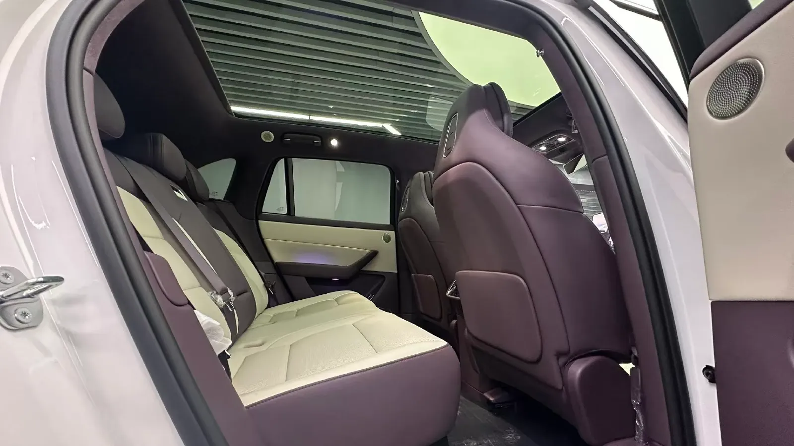 2026 Toyota Camry 2.5L 185HP L4 E-CVT Hybrid,autocango,china used car exporter,china ev exporter,chinese used car exporter,chinese used ev exporter