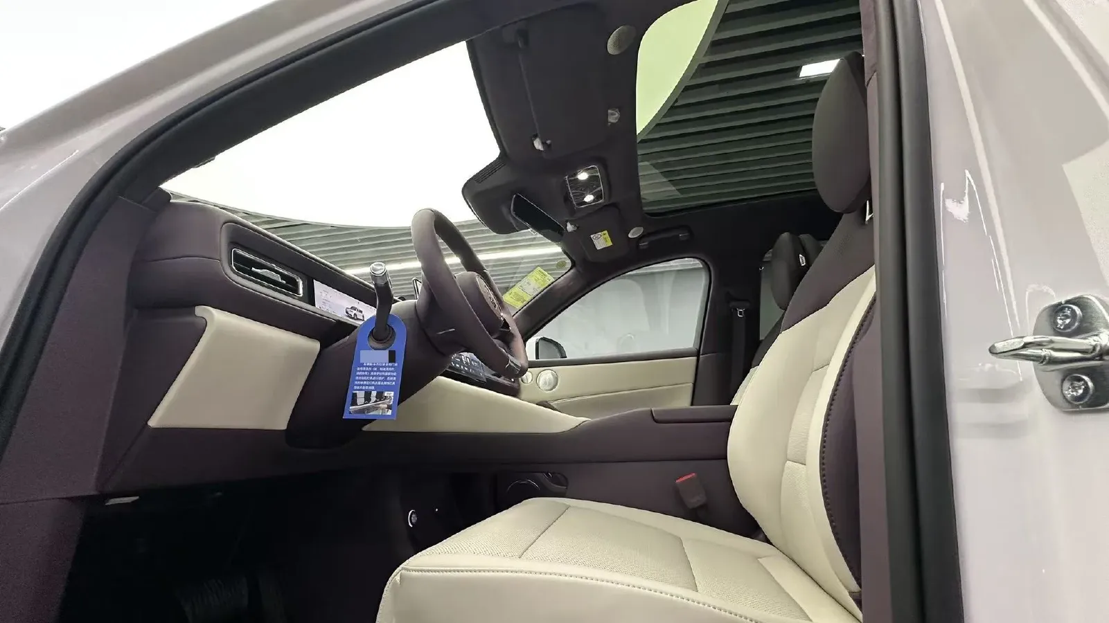 2026 Toyota Camry 2.5L 185HP L4 E-CVT Hybrid,autocango,china used car exporter,china ev exporter,chinese used car exporter,chinese used ev exporter