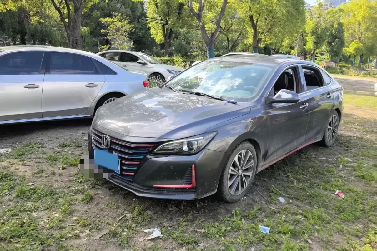 2021 ChangAn Raeton CC 1.5T 180HP L4 7DCT,autocango,china used car exporter,china ev exporter,chinese used car exporter,chinese used ev exporter