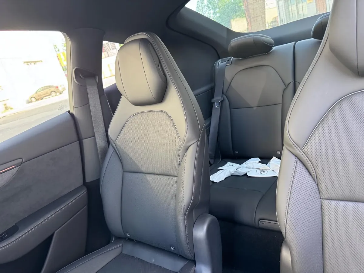 2025 Tesla Model Y L BEV,autocango,china used car exporter,china ev exporter,chinese used car exporter,chinese used ev exporter