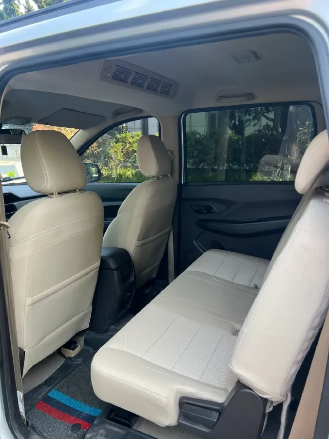 2021 WuLing RongGuang New Truck 1.5L 99HP L4 5MT,autocango,china used car exporter,china ev exporter,chinese used car exporter,chinese used ev exporter