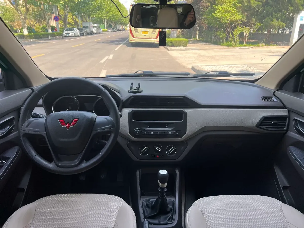 2021 WuLing RongGuang New Truck 1.5L 99HP L4 5MT,autocango,china used car exporter,china ev exporter,chinese used car exporter,chinese used ev exporter