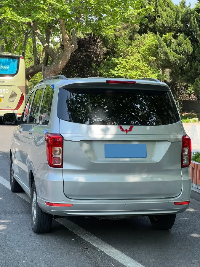 2021 WuLing RongGuang New Truck 1.5L 99HP L4 5MT,autocango,china used car exporter,china ev exporter,chinese used car exporter,chinese used ev exporter
