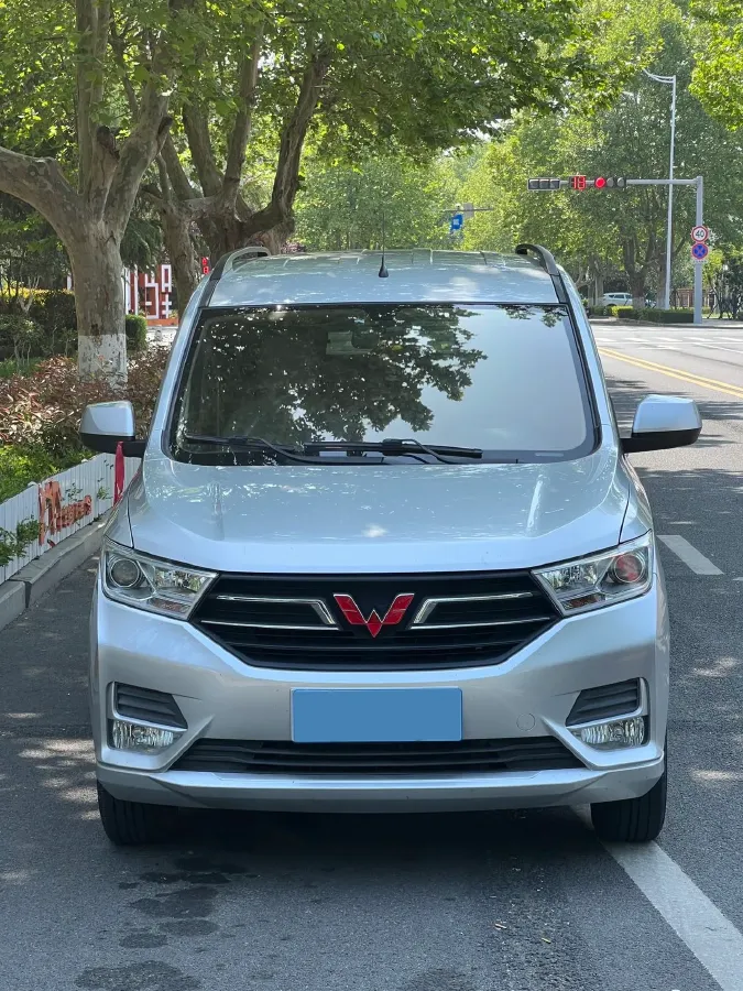 2021 WuLing RongGuang New Truck 1.5L 99HP L4 5MT,autocango,china used car exporter,china ev exporter,chinese used car exporter,chinese used ev exporter