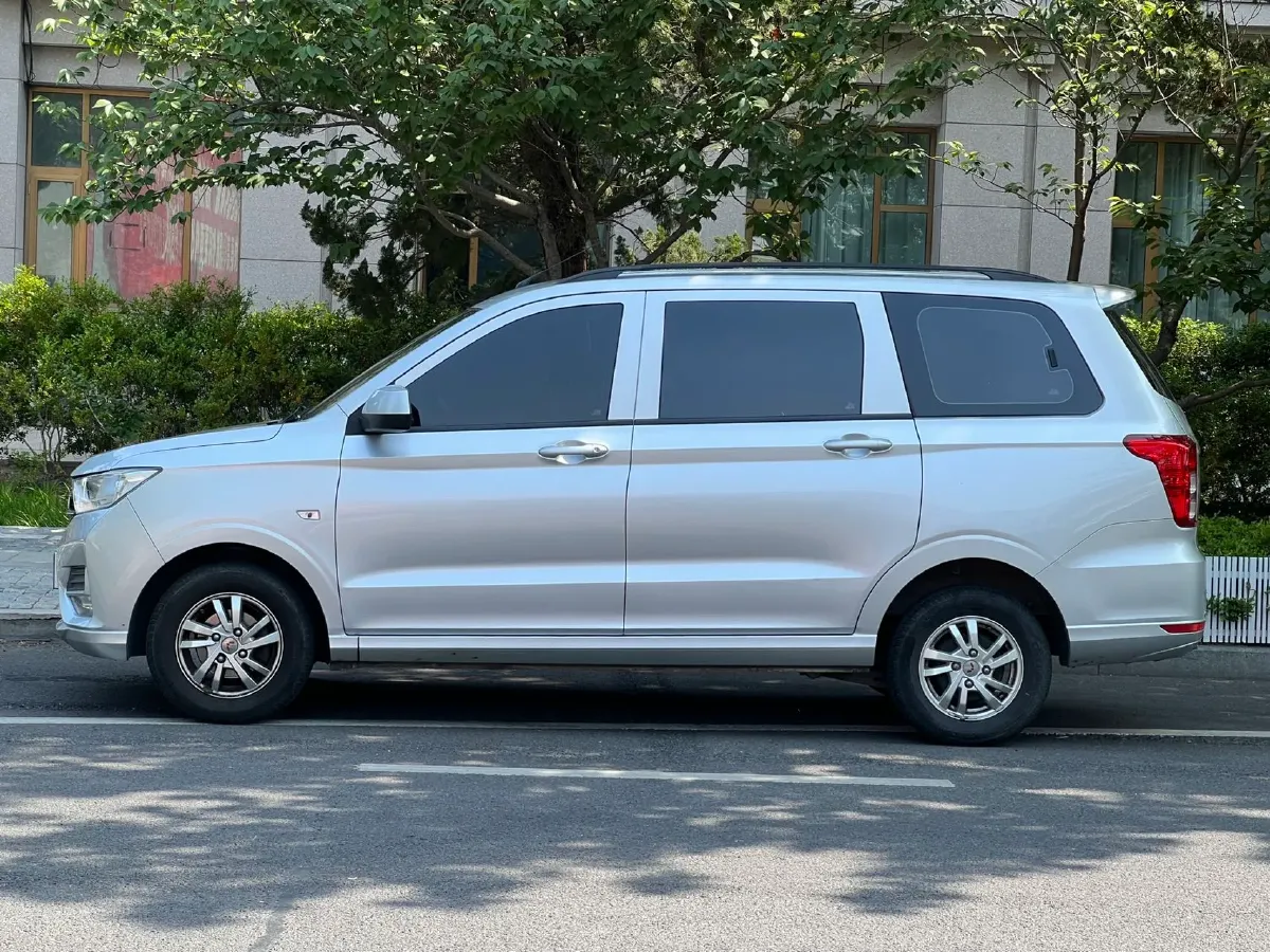 2021 WuLing RongGuang New Truck 1.5L 99HP L4 5MT,autocango,china used car exporter,china ev exporter,chinese used car exporter,chinese used ev exporter