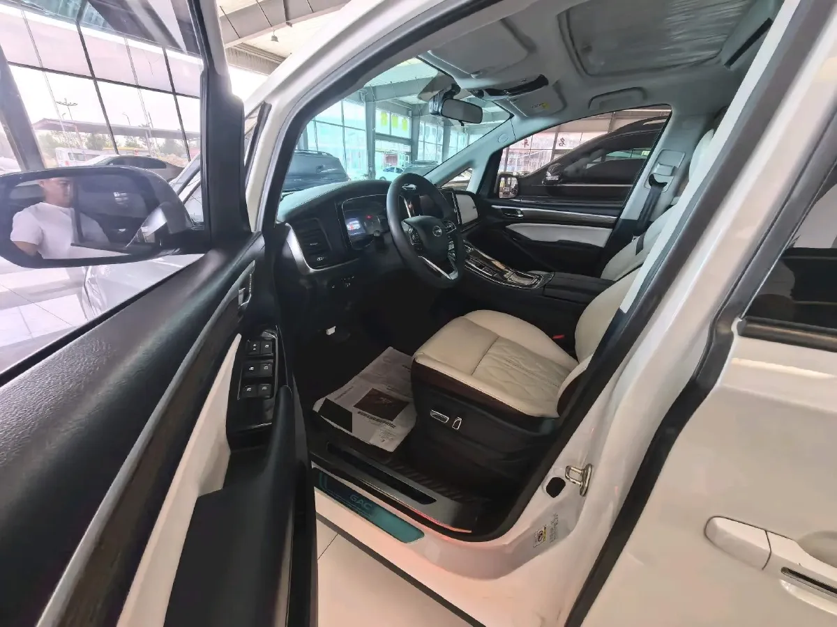 2021 GAC Trumpchi M8 2.0T 252HP L4 8AT,autocango,china used car exporter,china ev exporter,chinese used car exporter,chinese used ev exporter