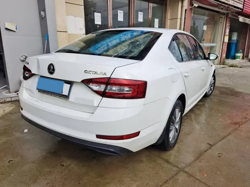 2018 Skoda Octavia 1.6L 110HP L4 6AT,autocango,china used car exporter,china ev exporter,chinese used car exporter,chinese used ev exporter