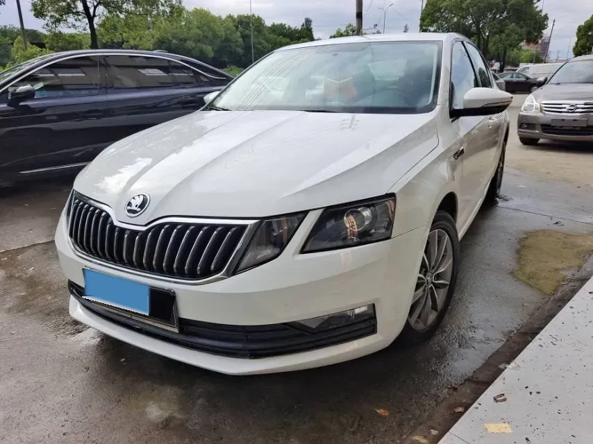 2018 Skoda Octavia 1.6L 110HP L4 6AT,autocango,china used car exporter,china ev exporter,chinese used car exporter,chinese used ev exporter