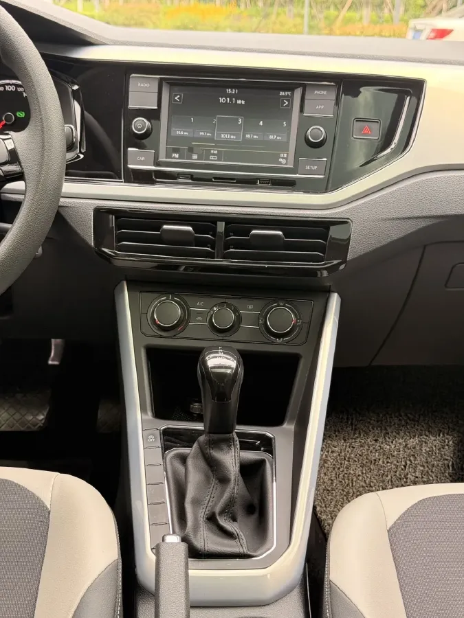 2019 Volkswagen Polo 1.5L 113HP L4 6AT,autocango,china used car exporter,china ev exporter,chinese used car exporter,chinese used ev exporter