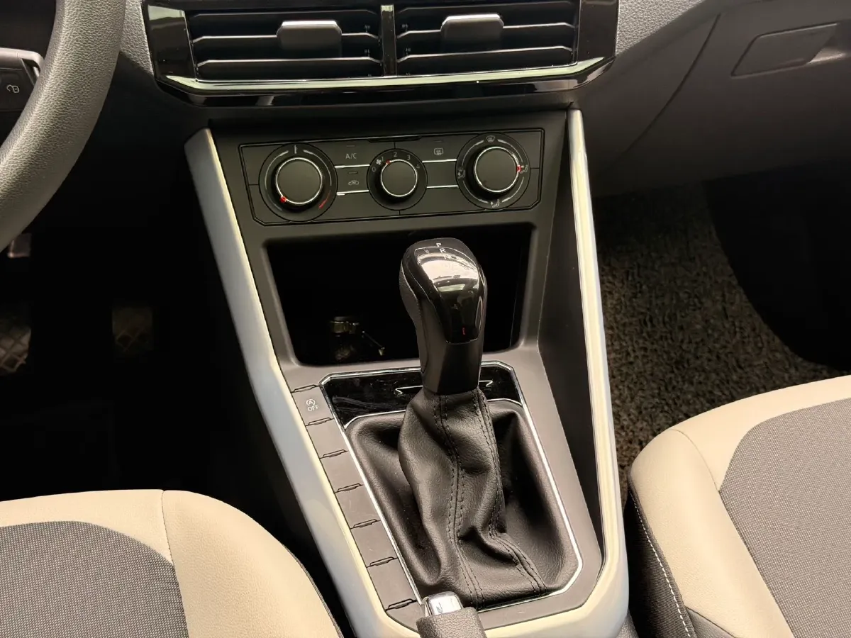 2019 Volkswagen Polo 1.5L 113HP L4 6AT,autocango,china used car exporter,china ev exporter,chinese used car exporter,chinese used ev exporter