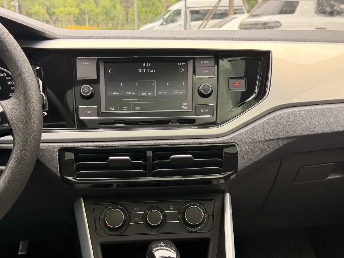2019 Volkswagen Polo 1.5L 113HP L4 6AT,autocango,china used car exporter,china ev exporter,chinese used car exporter,chinese used ev exporter