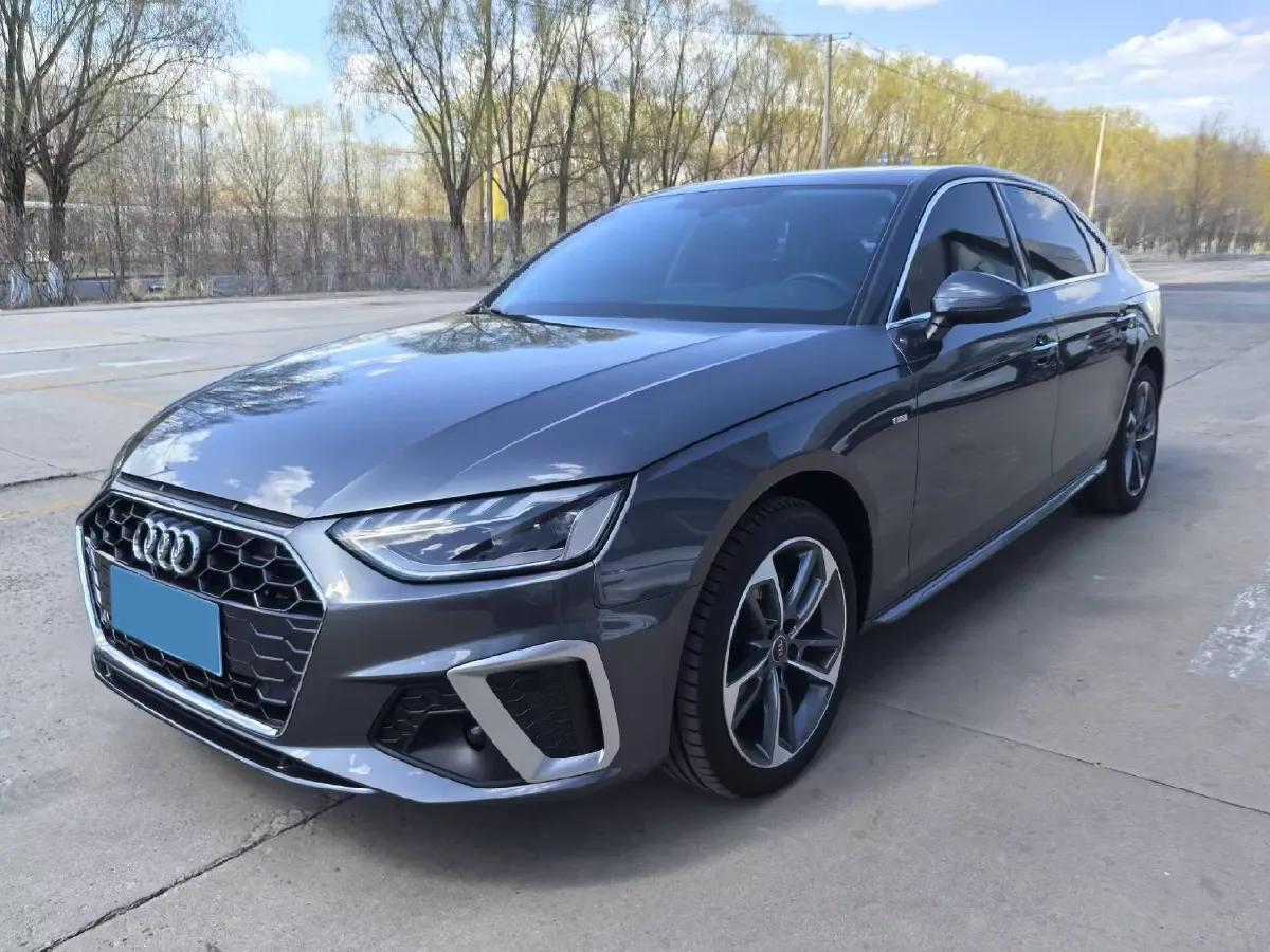 2022 Audi A4L 2.0T 190HP L4 7DCT,autocango,china used car exporter,china ev exporter,chinese used car exporter,chinese used ev exporter