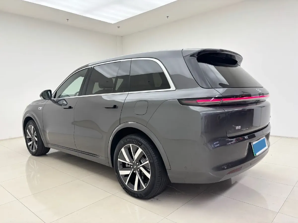 2023 Li L8 Range Extended 154HP REEV 40.9KWH,autocango,china used car exporter,china ev exporter,chinese used car exporter,chinese used ev exporter