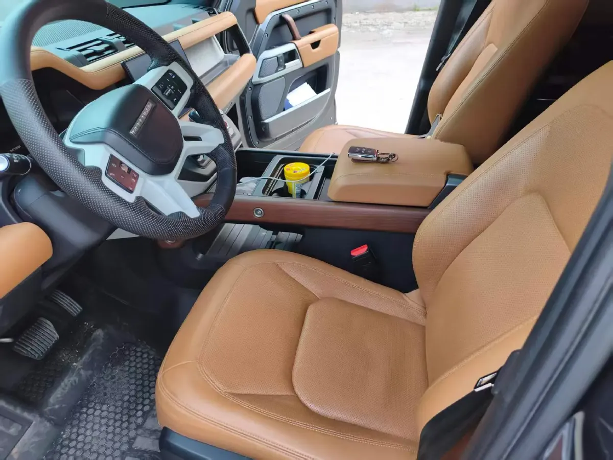 2024 Land Rover Defender 3.0T 400HP L6 8AT,autocango,china used car exporter,china ev exporter,chinese used car exporter,chinese used ev exporter