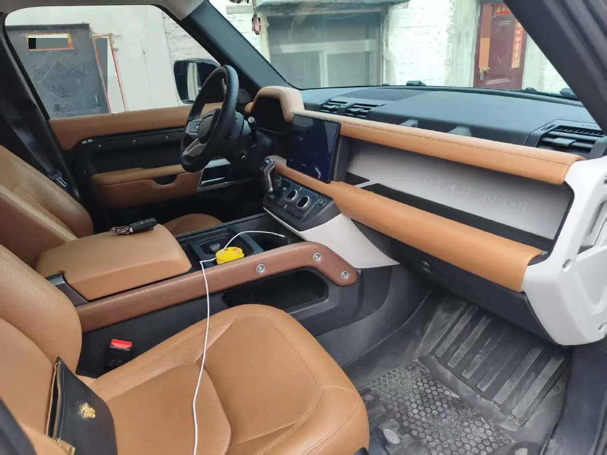 2024 Land Rover Defender 3.0T 400HP L6 8AT,autocango,china used car exporter,china ev exporter,chinese used car exporter,chinese used ev exporter