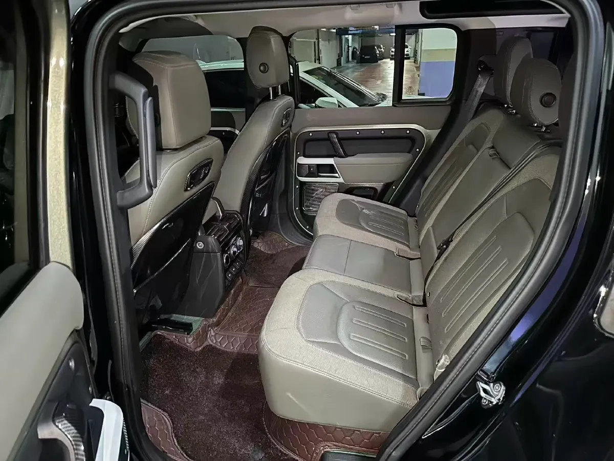 2020 Land Rover Defender 3.0T 400HP L6 8AT,autocango,china used car exporter,china ev exporter,chinese used car exporter,chinese used ev exporter