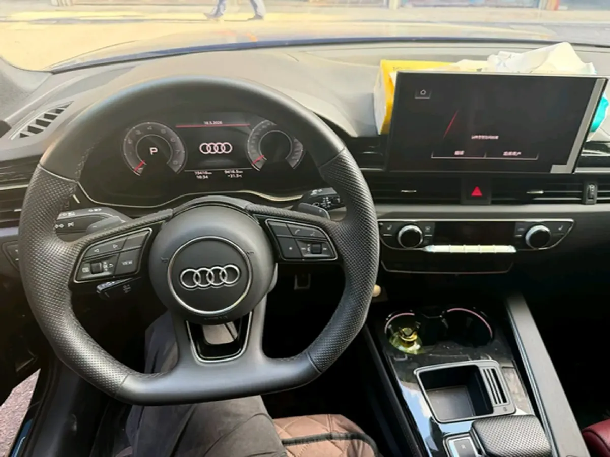 2024 Audi A4L 2.0T 190HP L4 7DCT,autocango,china used car exporter,china ev exporter,chinese used car exporter,chinese used ev exporter