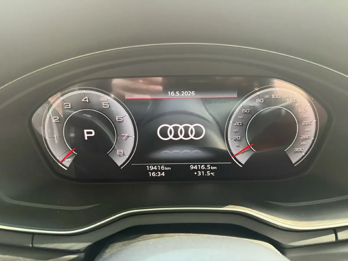 2024 Audi A4L 2.0T 190HP L4 7DCT,autocango,china used car exporter,china ev exporter,chinese used car exporter,chinese used ev exporter