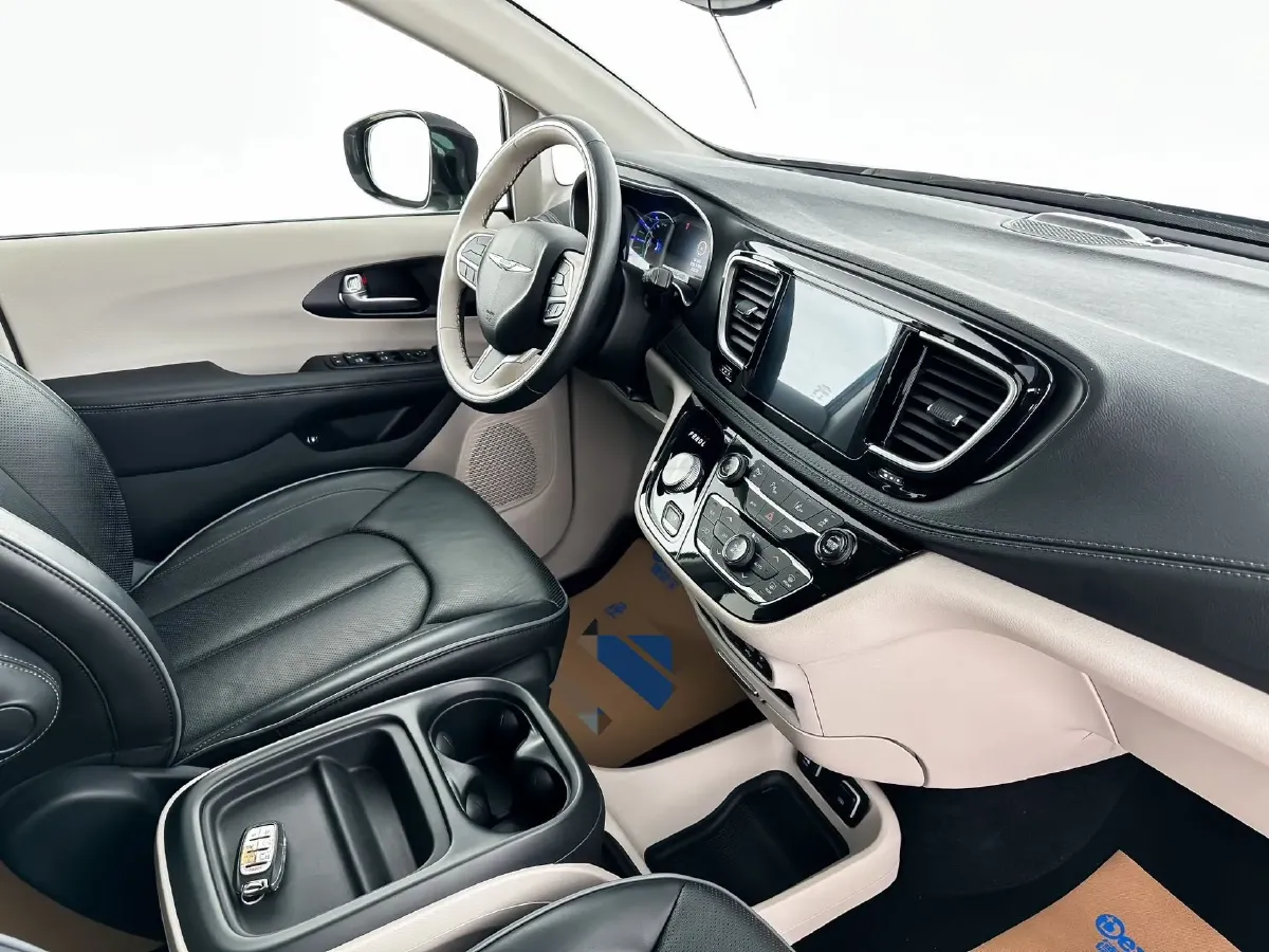 2018 Chrysler Pacifica 3.6L 245HP V6 E-CVT PHEV 16KWH,autocango,china used car exporter,china ev exporter,chinese used car exporter,chinese used ev exporter