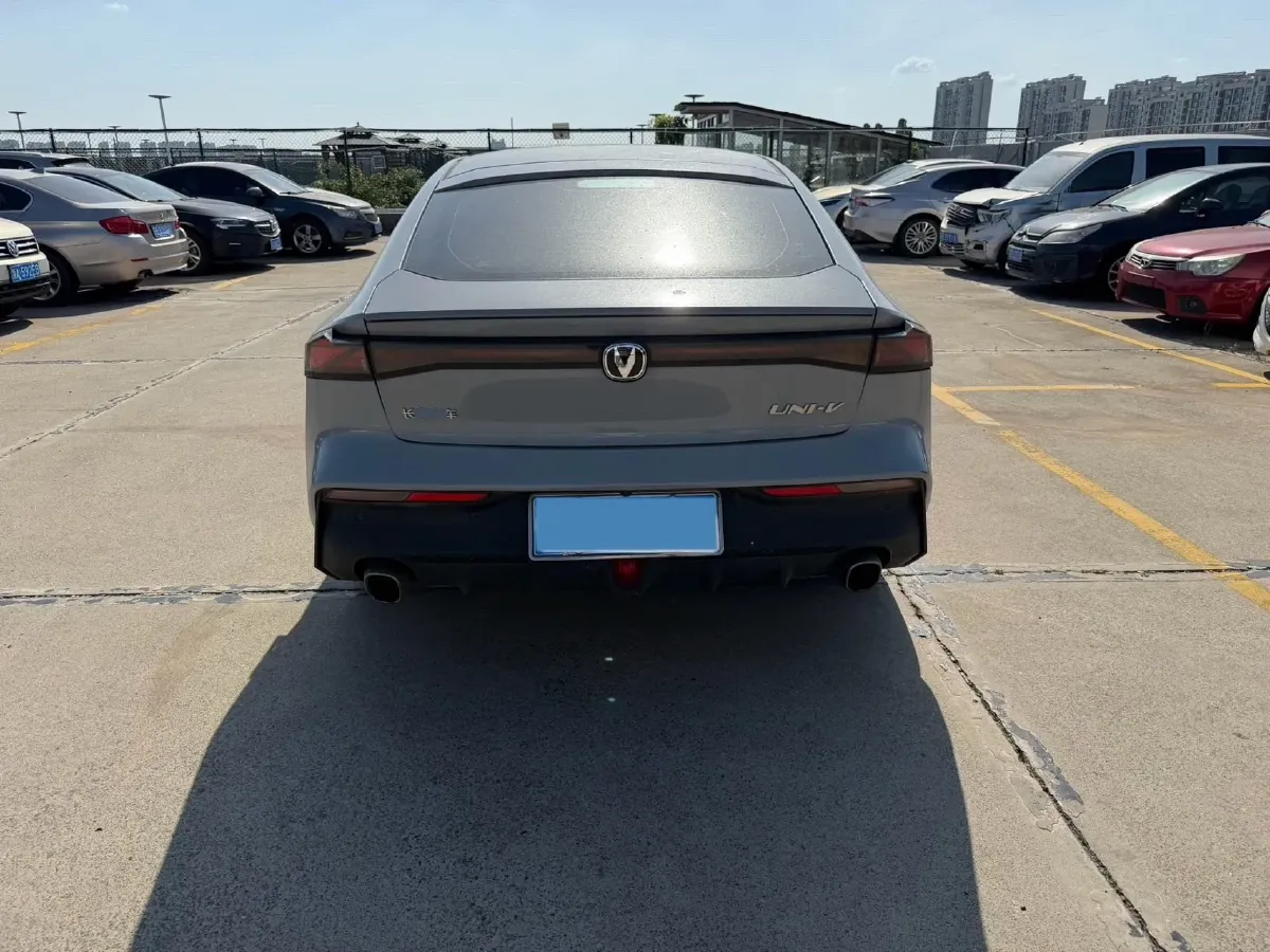 2022 ChangAn UNI-V 1.5T 188HP L4 7DCT,autocango,china used car exporter,china ev exporter,chinese used car exporter,chinese used ev exporter