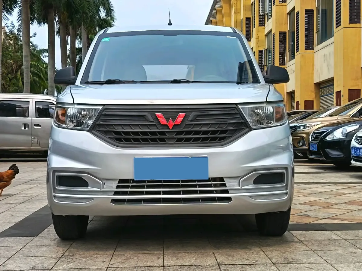 2019 WuLing HongGuang V 1.5L 99HP L4 6MT,autocango,china used car exporter,china ev exporter,chinese used car exporter,chinese used ev exporter