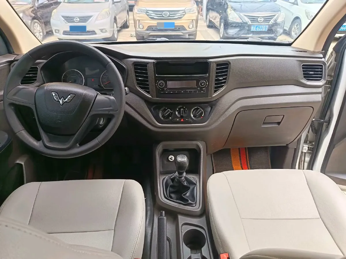 2019 WuLing HongGuang V 1.5L 99HP L4 6MT,autocango,china used car exporter,china ev exporter,chinese used car exporter,chinese used ev exporter