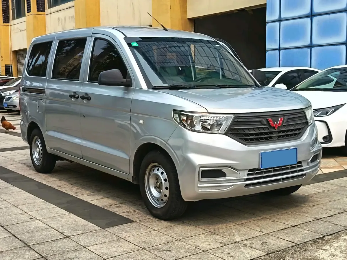 2019 WuLing HongGuang V 1.5L 99HP L4 6MT,autocango,china used car exporter,china ev exporter,chinese used car exporter,chinese used ev exporter