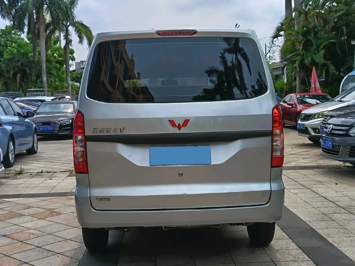 2019 WuLing HongGuang V 1.5L 99HP L4 6MT,autocango,china used car exporter,china ev exporter,chinese used car exporter,chinese used ev exporter