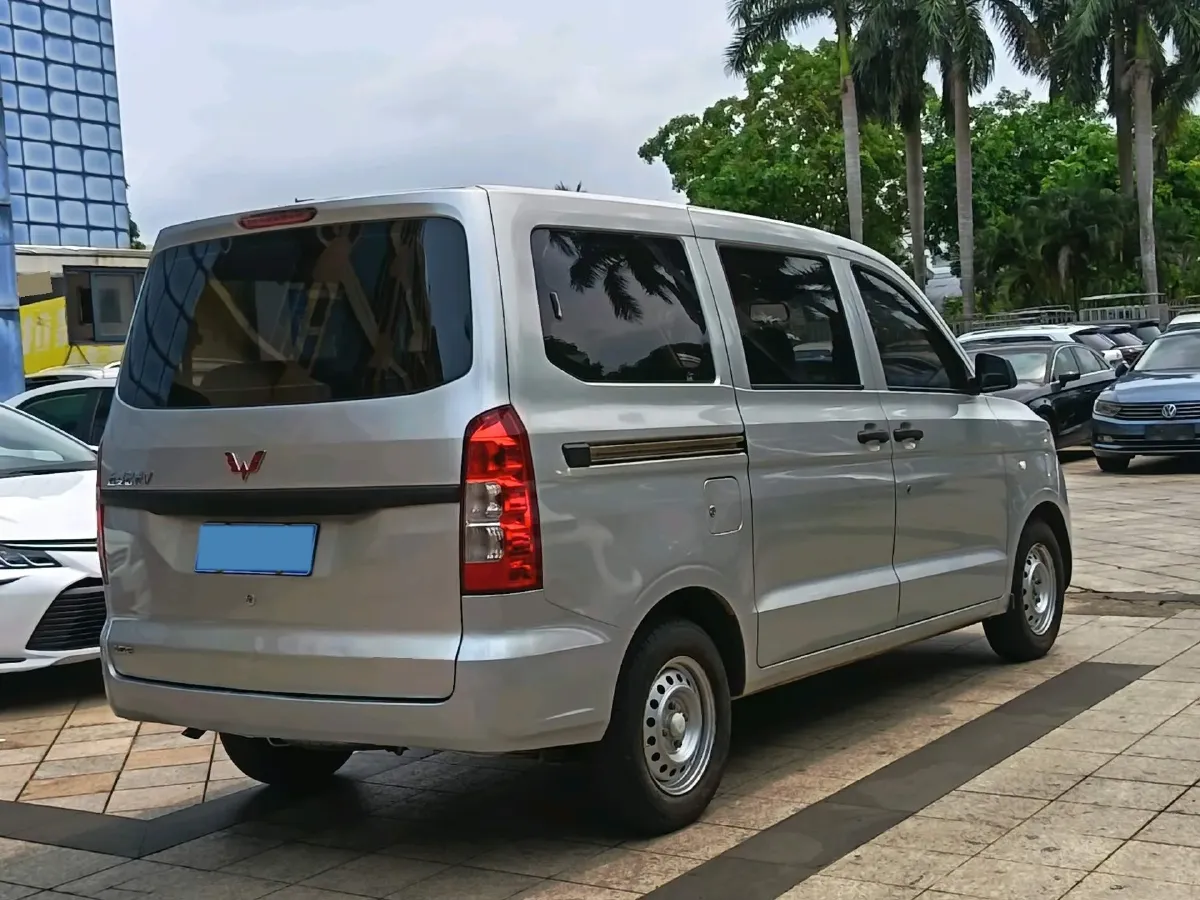 2019 WuLing HongGuang V 1.5L 99HP L4 6MT,autocango,china used car exporter,china ev exporter,chinese used car exporter,chinese used ev exporter