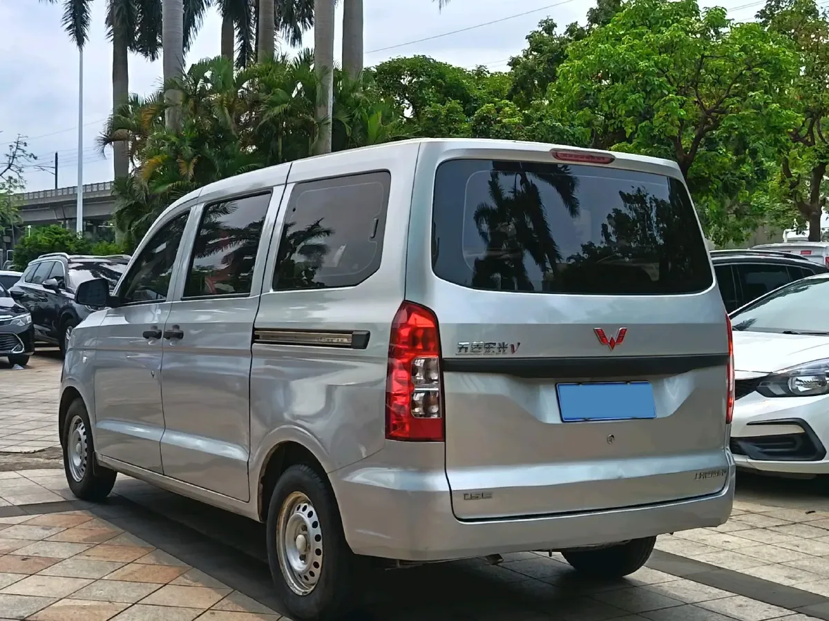 2019 WuLing HongGuang V 1.5L 99HP L4 6MT,autocango,china used car exporter,china ev exporter,chinese used car exporter,chinese used ev exporter