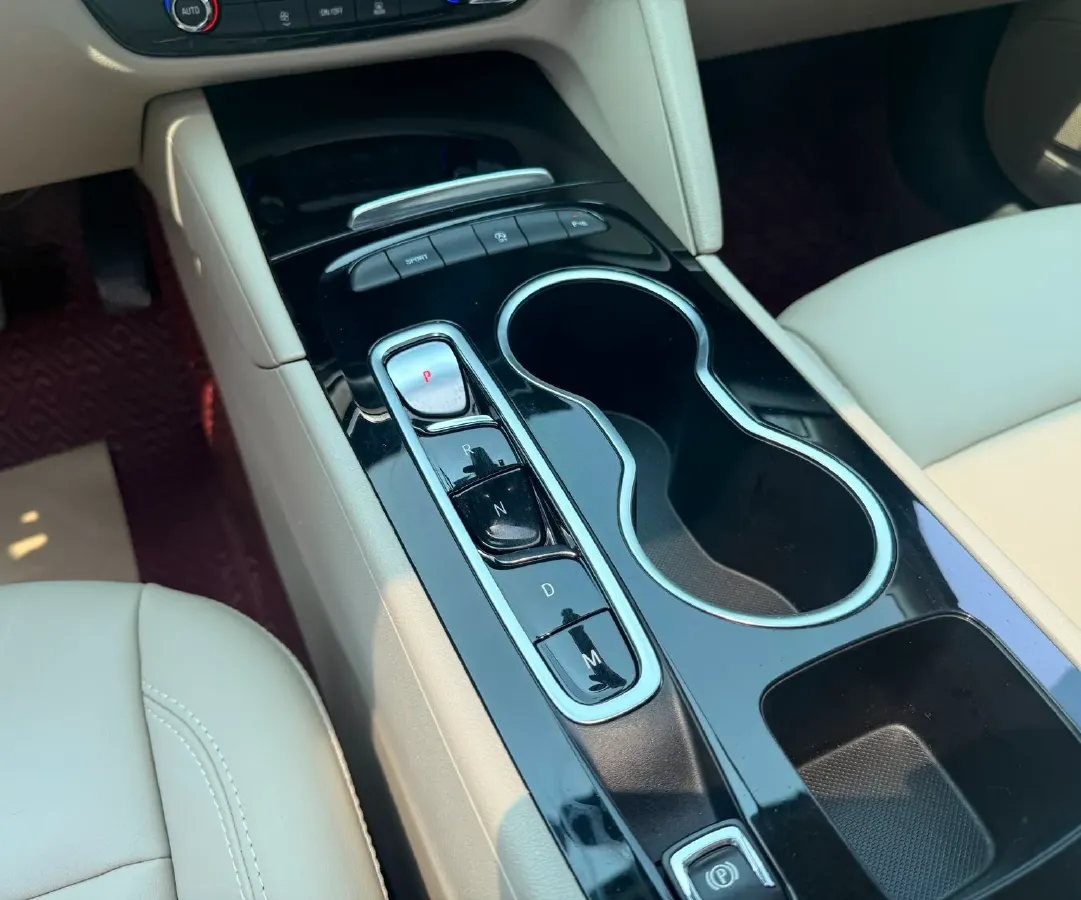 2022 Buick Regal 1.5T 169HP L4 9AT,autocango,china used car exporter,china ev exporter,chinese used car exporter,chinese used ev exporter