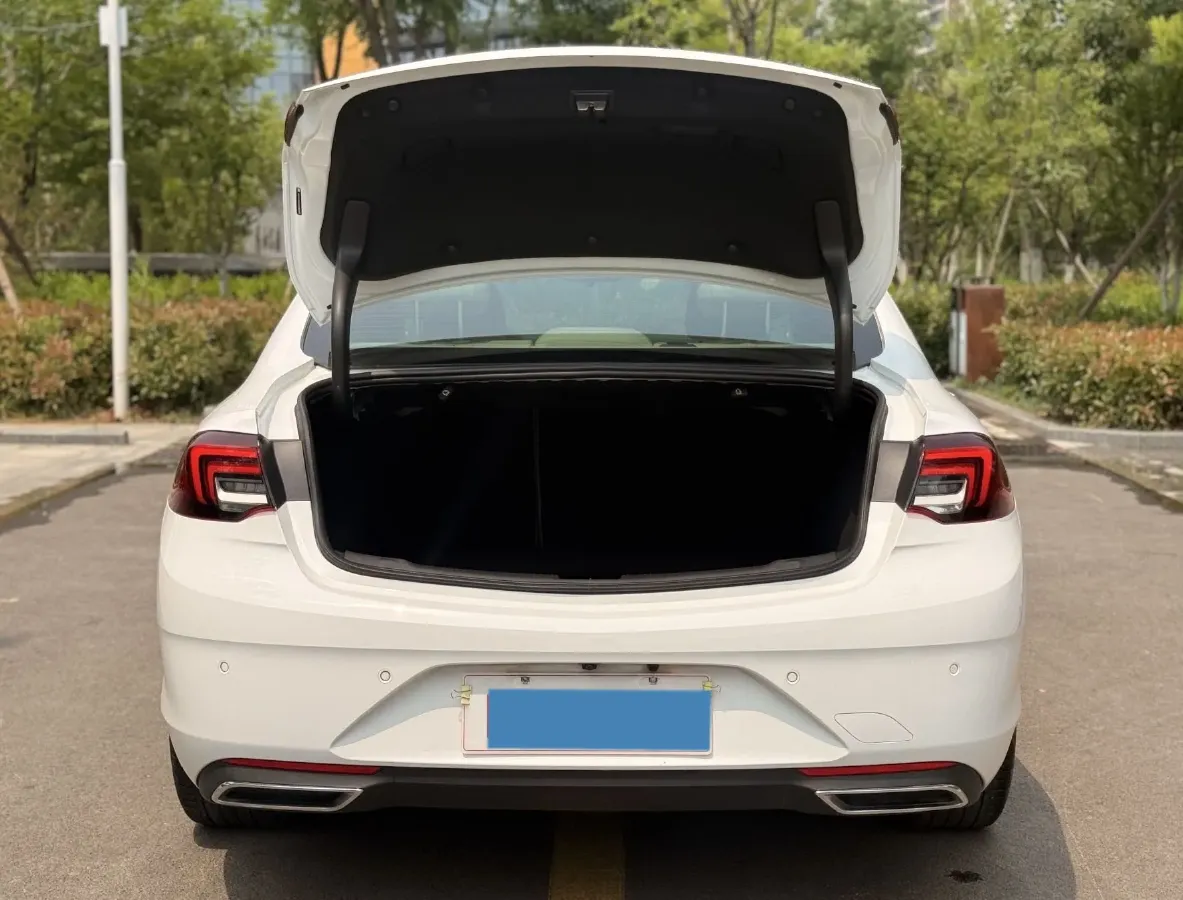 2022 Buick Regal 1.5T 169HP L4 9AT,autocango,china used car exporter,china ev exporter,chinese used car exporter,chinese used ev exporter
